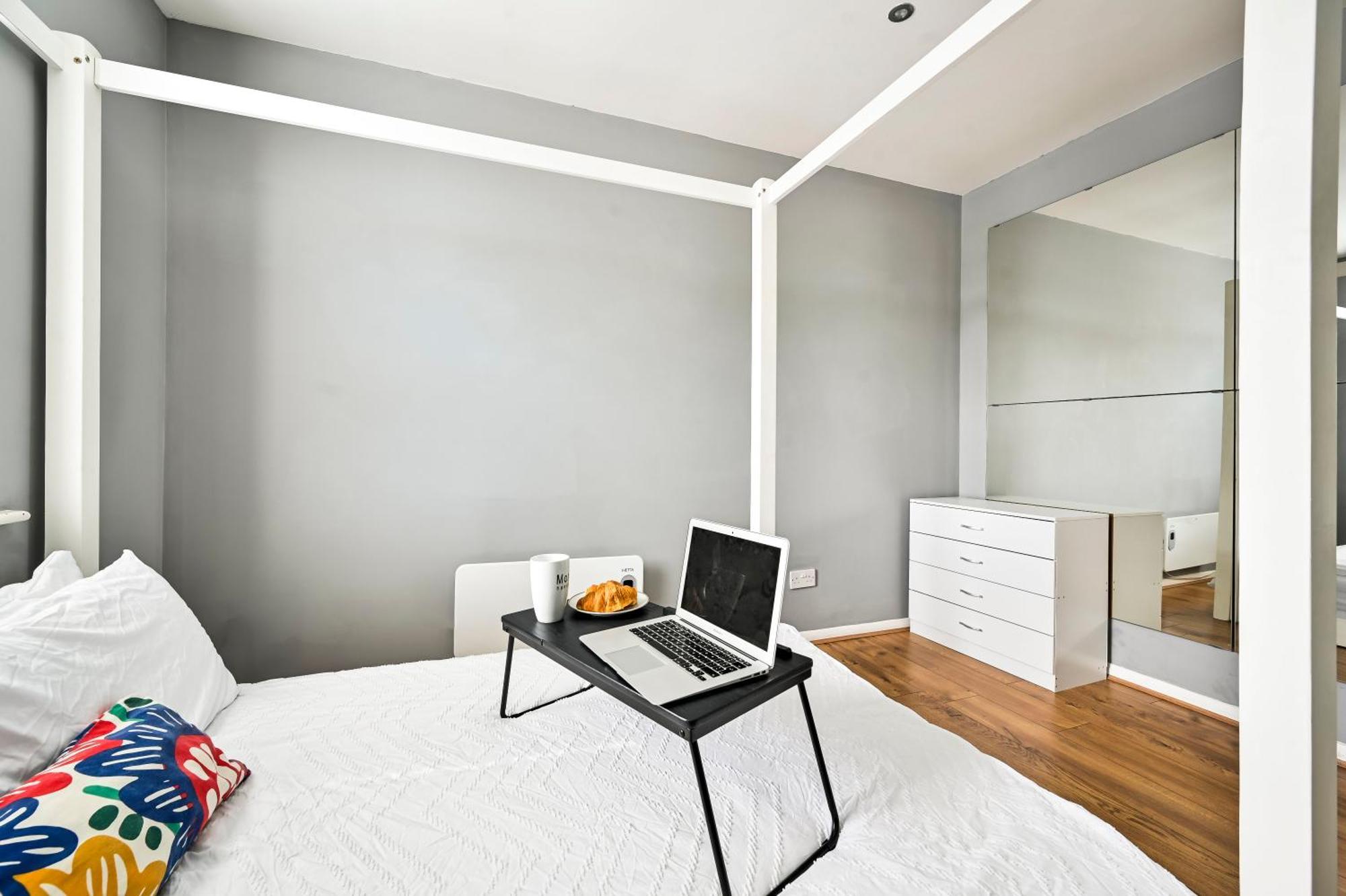Cosy 1-Bed E15, Sleeps 4, 1 Min From Tube Station Near O2 Arena Apartment ลอนดอน ภายนอก รูปภาพ