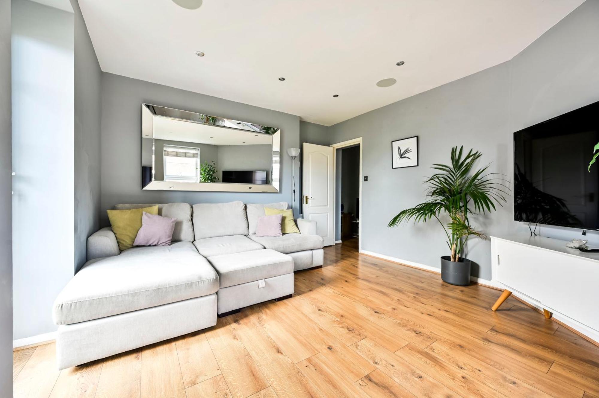 Cosy 1-Bed E15, Sleeps 4, 1 Min From Tube Station Near O2 Arena Apartment ลอนดอน ภายนอก รูปภาพ